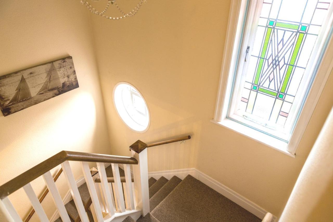 Large 5 Bed House In Scarborough Near The Beach, Large Garden & Hot Tub Zewnętrze zdjęcie