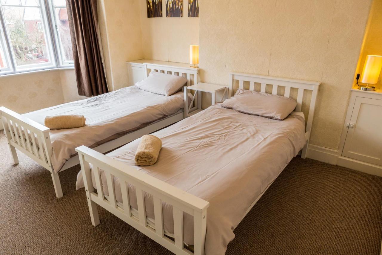 Large 5 Bed House In Scarborough Near The Beach, Large Garden & Hot Tub Zewnętrze zdjęcie