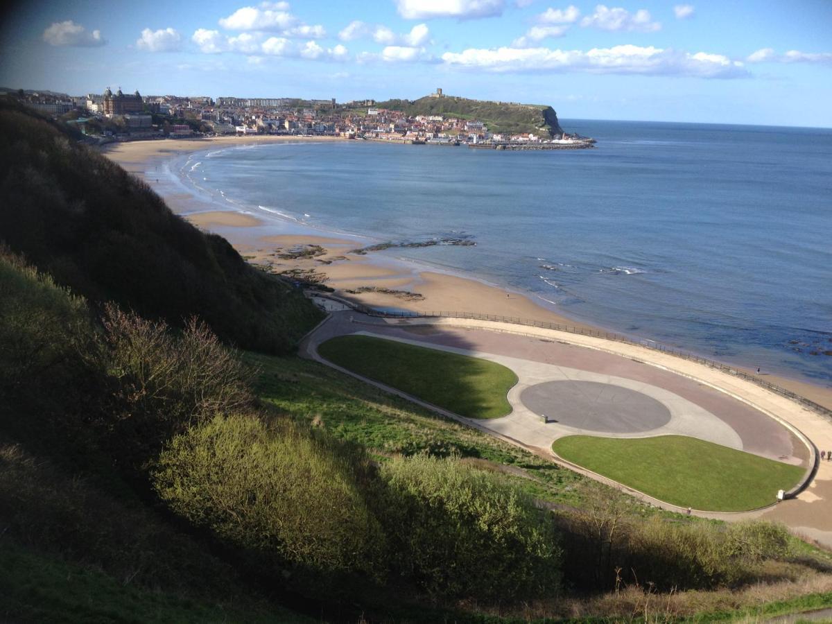 Large 5 Bed House In Scarborough Near The Beach, Large Garden & Hot Tub Zewnętrze zdjęcie